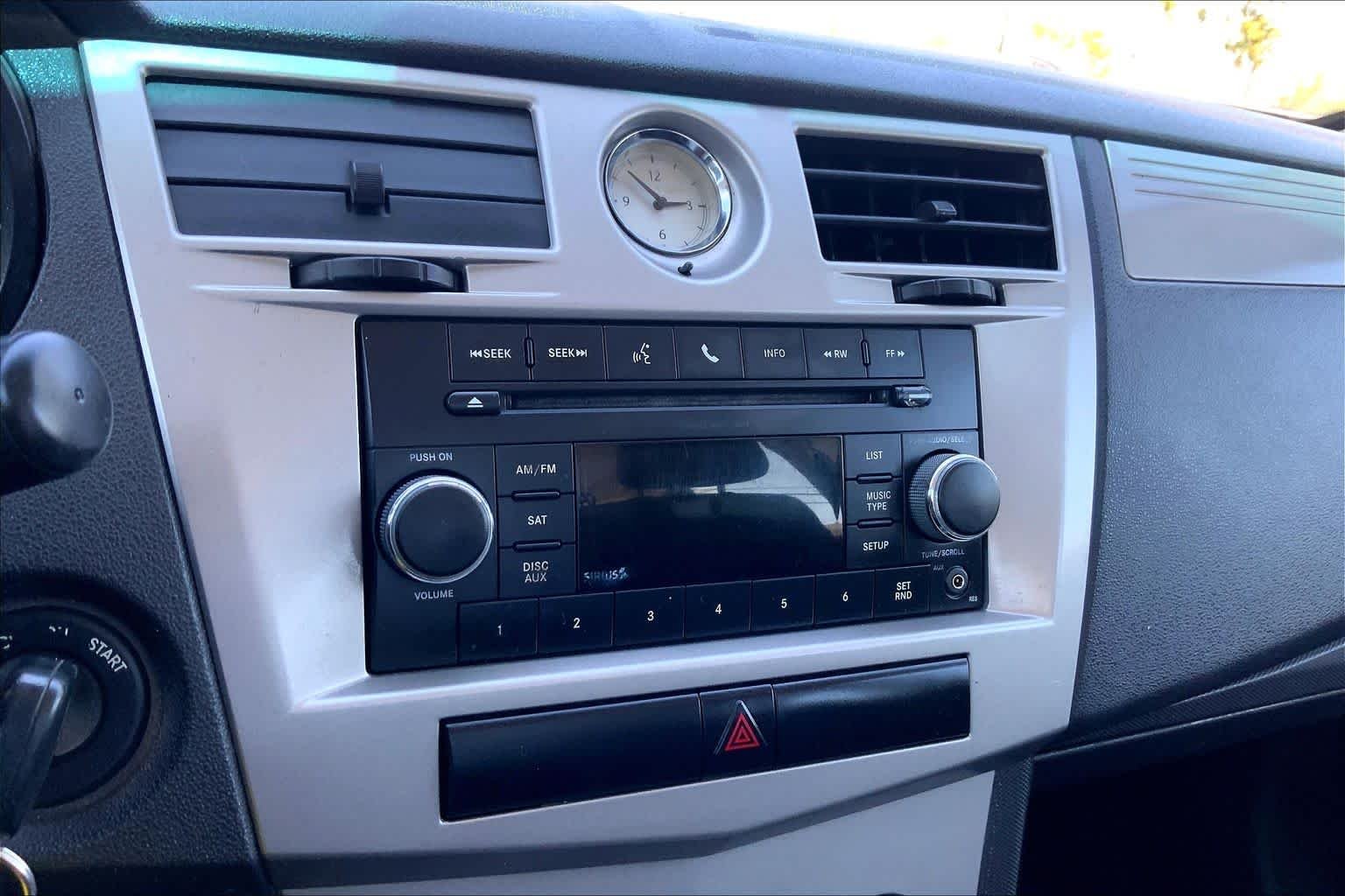 Used 2010 Silver Steel Metallic Chrysler Touring image 23