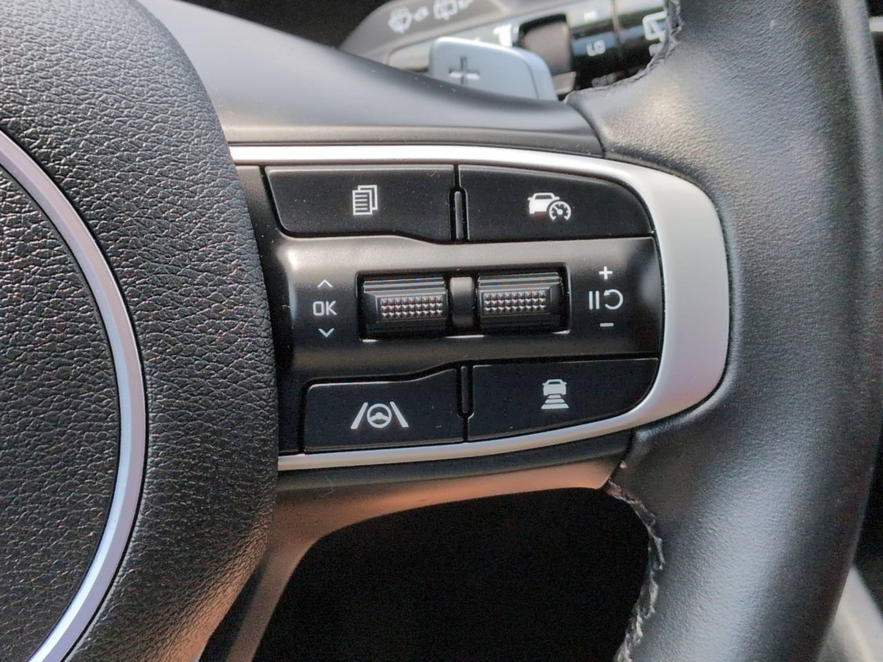 Certified Used 2025 Gravity Gray Kia SX-Prestige image 33