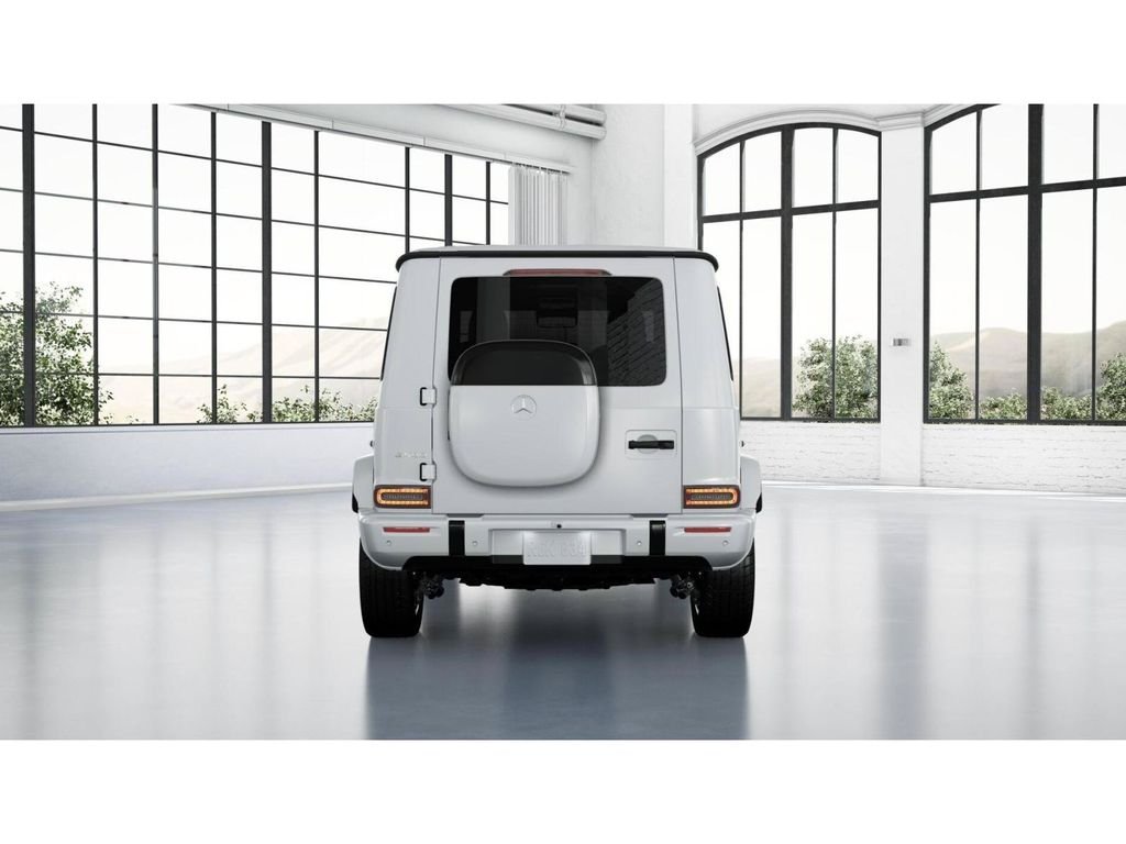 Used 2025 MANUFAKTUR Moonlight White Magno Mercedes-Benz G 580 image 25