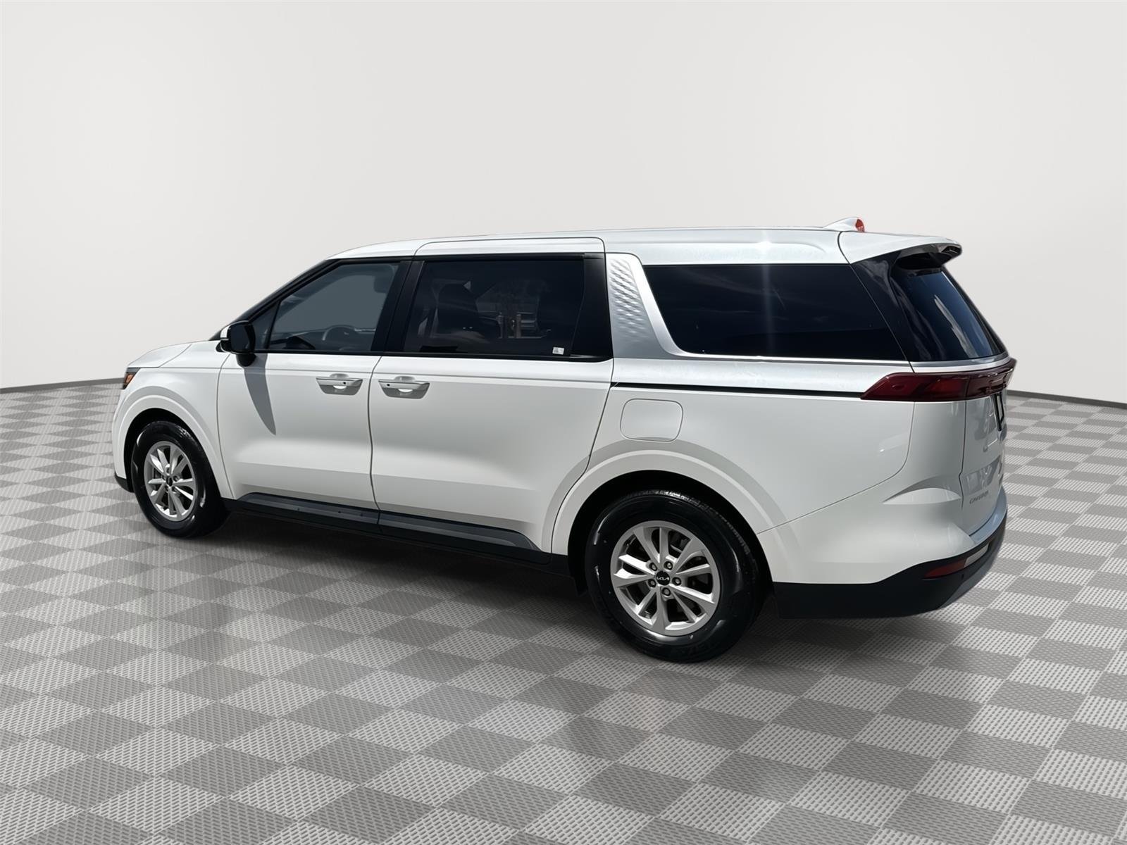 Certified Used 2024 Snow White Pearl Kia LX image 6