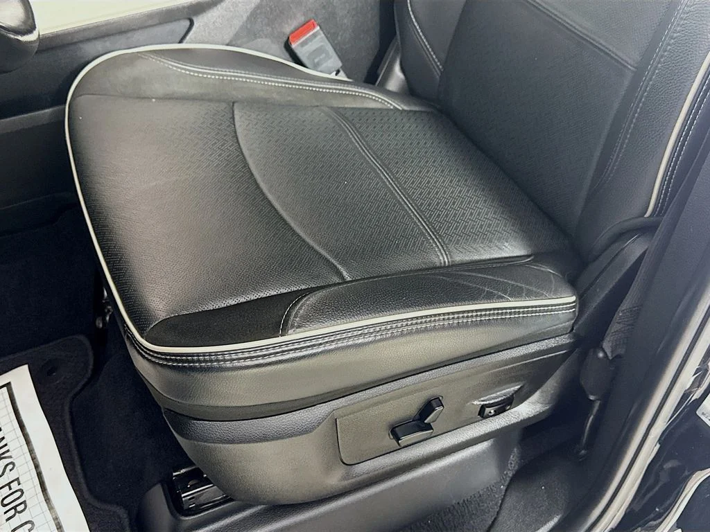 Used 2019 Diamond Black Crystal Pearlcoat Ram Laramie image 24