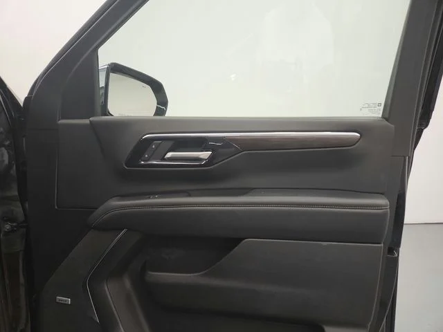 Used 2025 Black Chevrolet Premier image 66