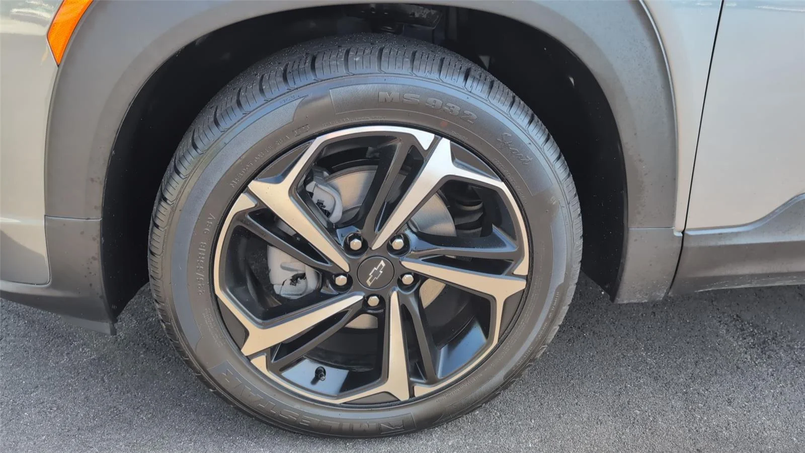Used 2021 SATIN STEEL METALLIC Chevrolet RS image 9