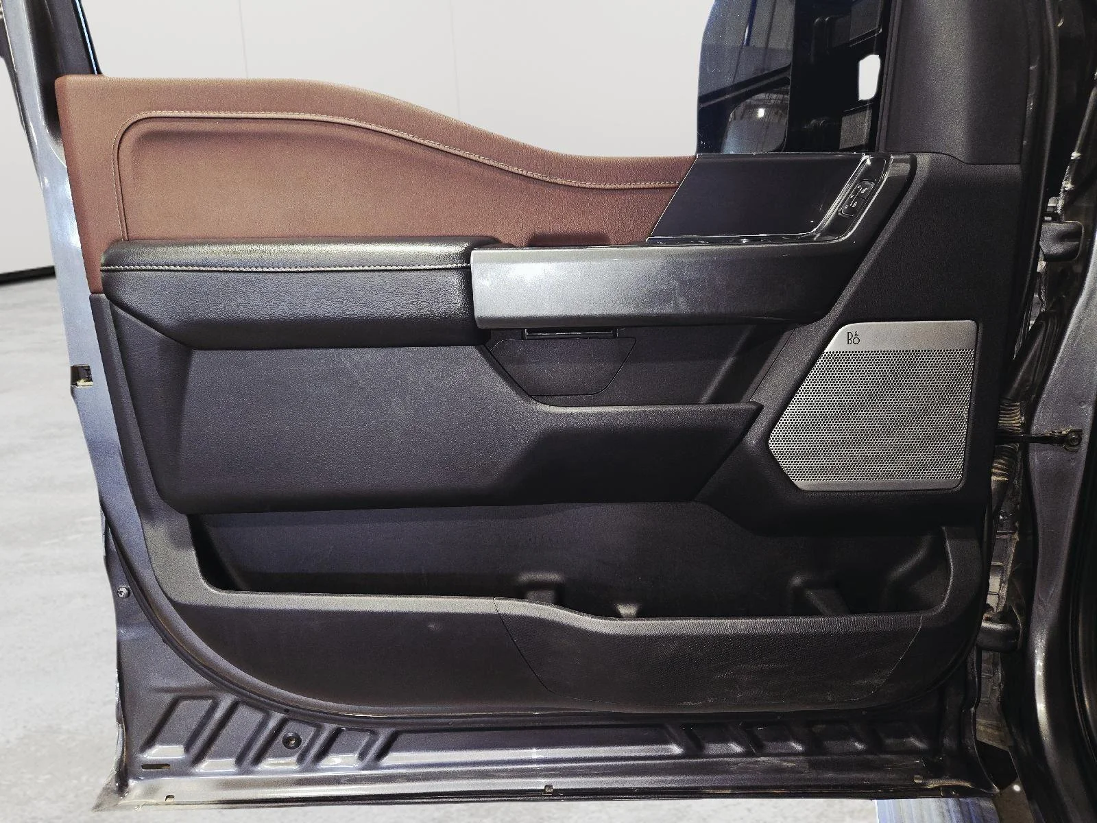 Used 2023 Carbonized Gray Ford LARIAT image 10