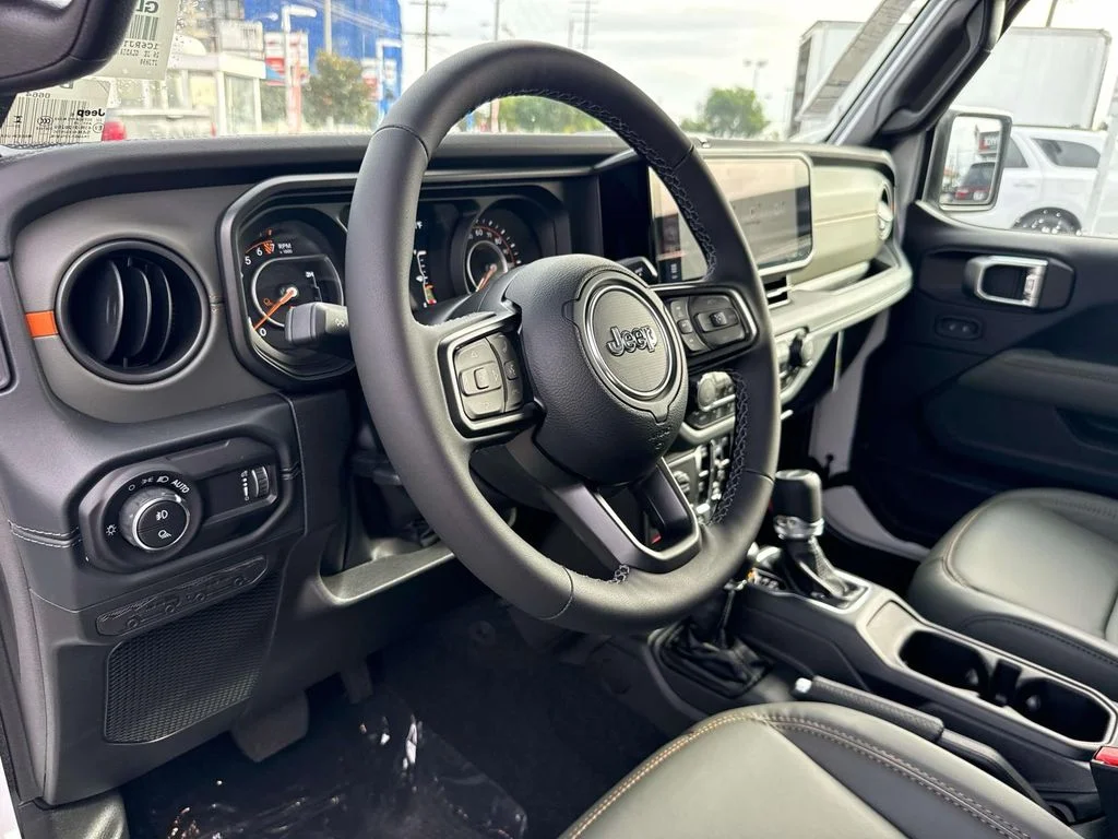 New 2026 White Jeep Mojave image 25