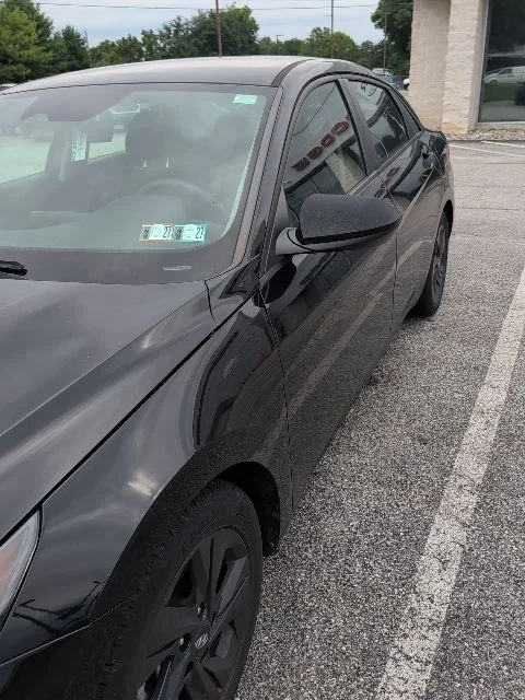 Used 2022 Black Hyundai SEL image 3
