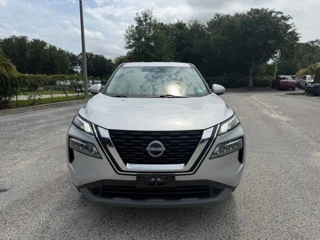 Used 2023 Silver Nissan SV image 9