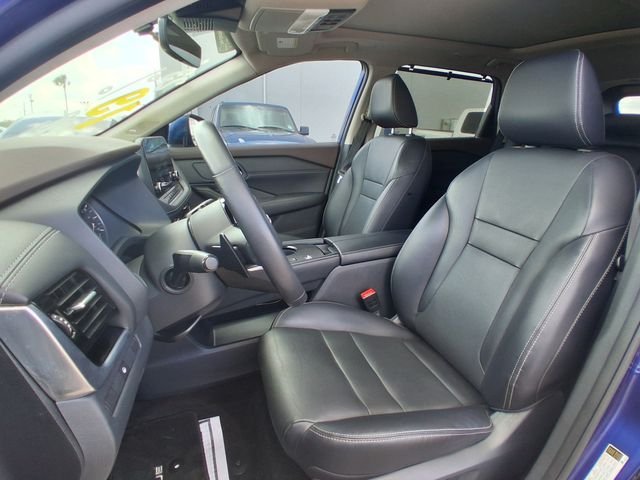 Used 2023 Blue Nissan SL image 9