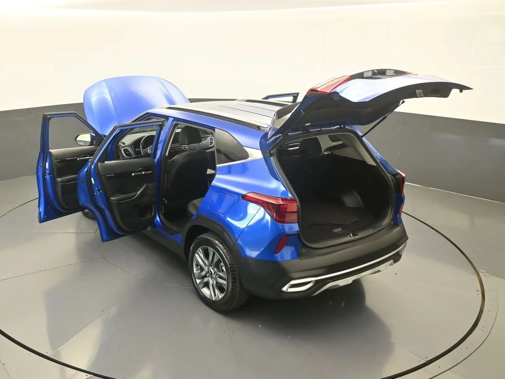 Used 2023 Neptune Blue Kia S image 61
