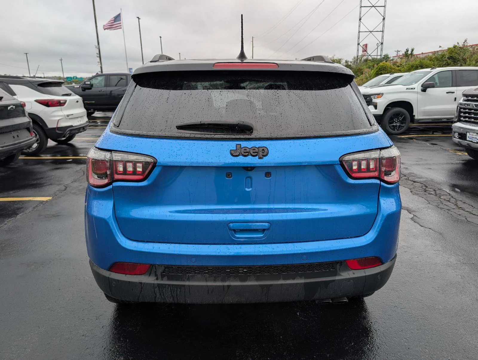Used 2018 Laser Blue Pearlcoat Jeep Altitude image 7