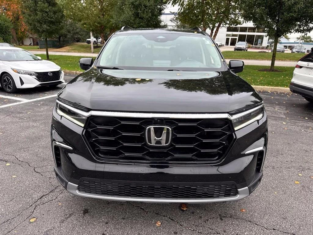 Certified Used 2024 Crystal Black Pearl Honda AWD ELITE image 23