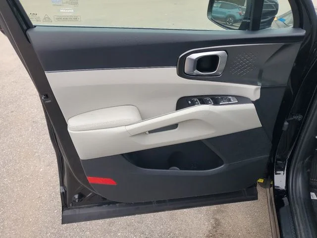 New 2025 Aurora Black Pearl Kia EX image 5