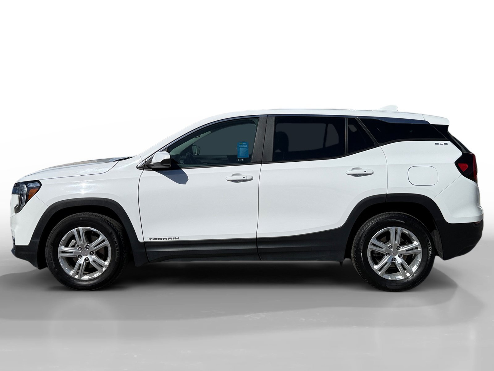 Used 2024 Summit White GMC SLE image 2