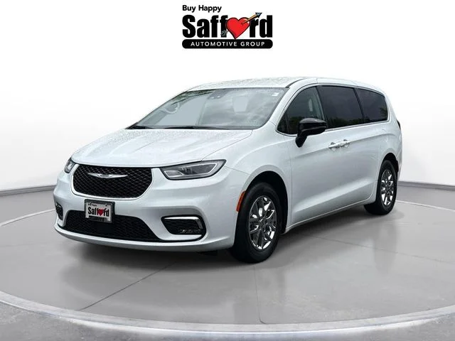 2024 Chrysler Pacifica Touring L's photo