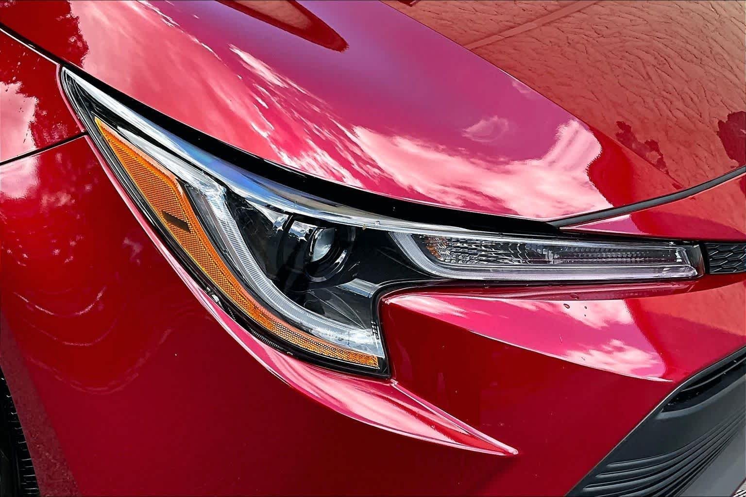 Used 2025 Ruby Flare Pearl Toyota LE image 28