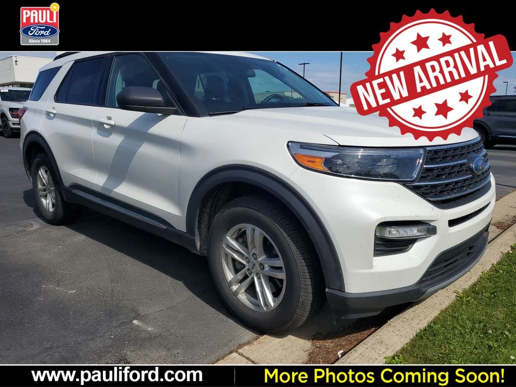 Used 2022 White Metallic Ford XLT image 1