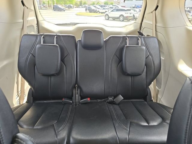 Used 2022 Black Chrysler Touring L image 26
