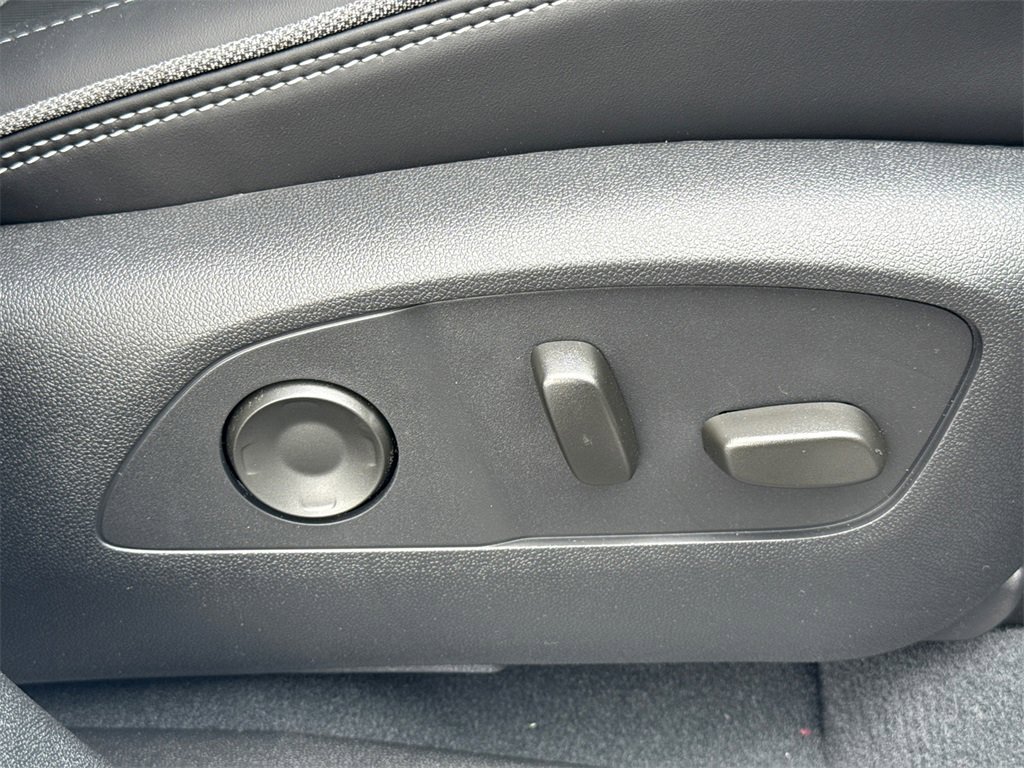 2025 GMC SIERRA - Image 40