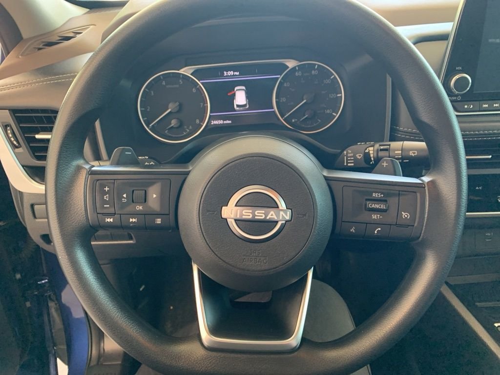 Used 2023 Blue Nissan S image 6