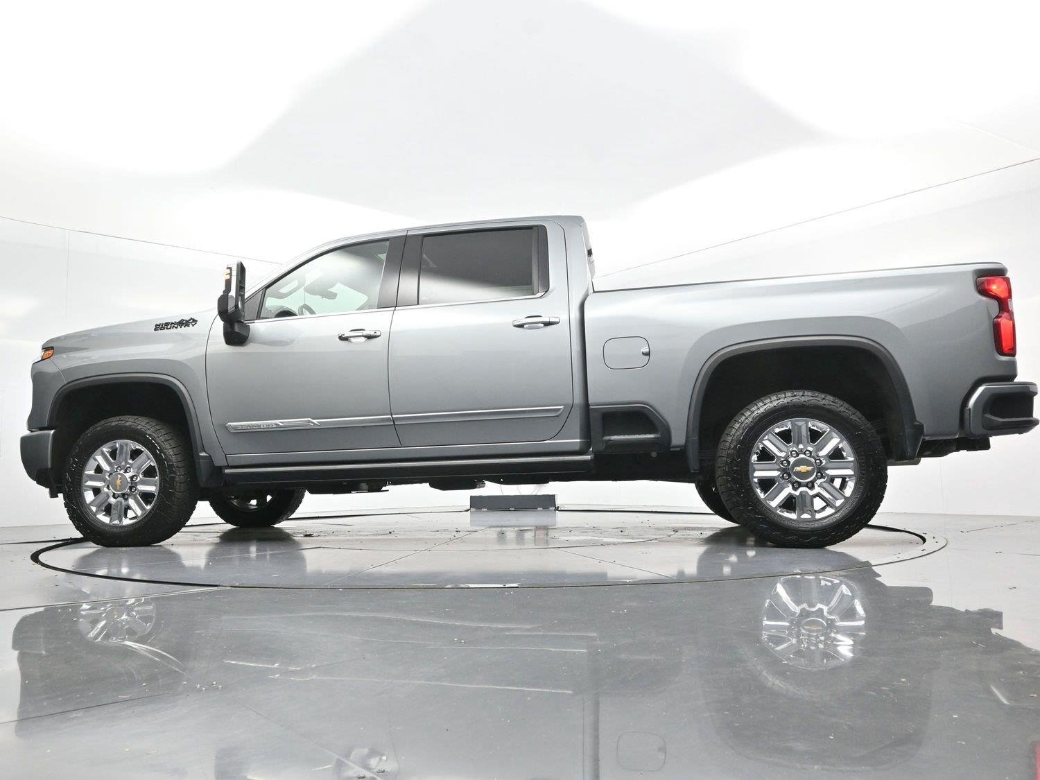 Used 2024 Sterling Gray Metallic Chevrolet High Country image 46