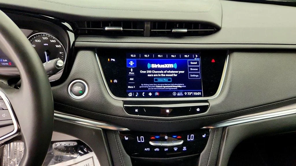 Used 2020 Radiant Silver Metallic Cadillac FWD 4dr Luxury image 16