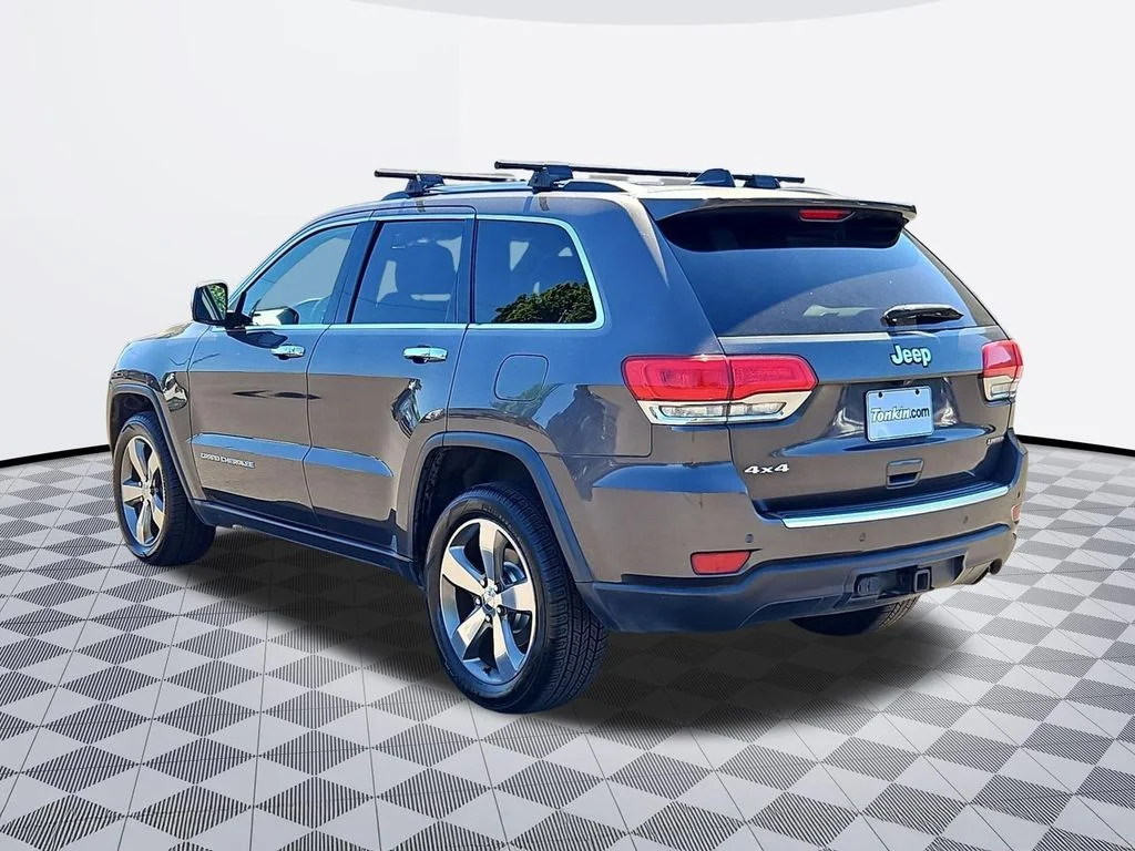 Used 2015 Granite Crystal Metallic Clearcoat Jeep Limited image 4