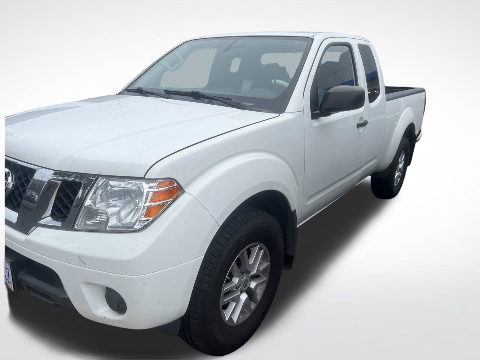 Used 2019 Glacier White Nissan SV image 3
