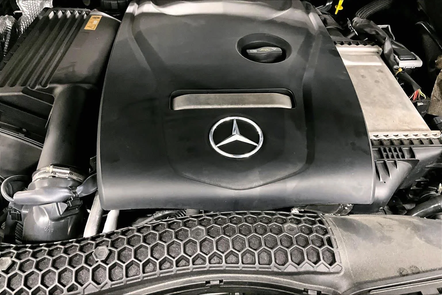 Used 2016 Polar White Mercedes-Benz GLC 300 image 31