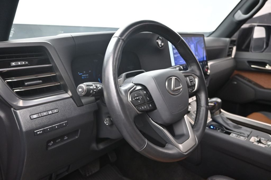 2024 Lexus GX Luxury - Photo 12