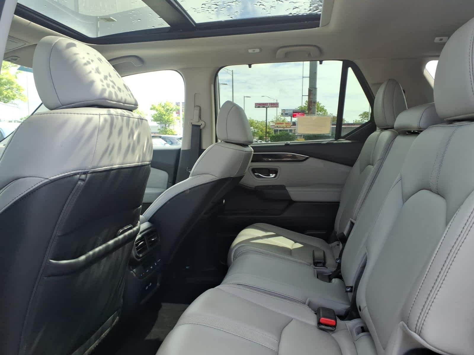 Certified Used 2023 Platinum White Pearl Honda Touring image 14