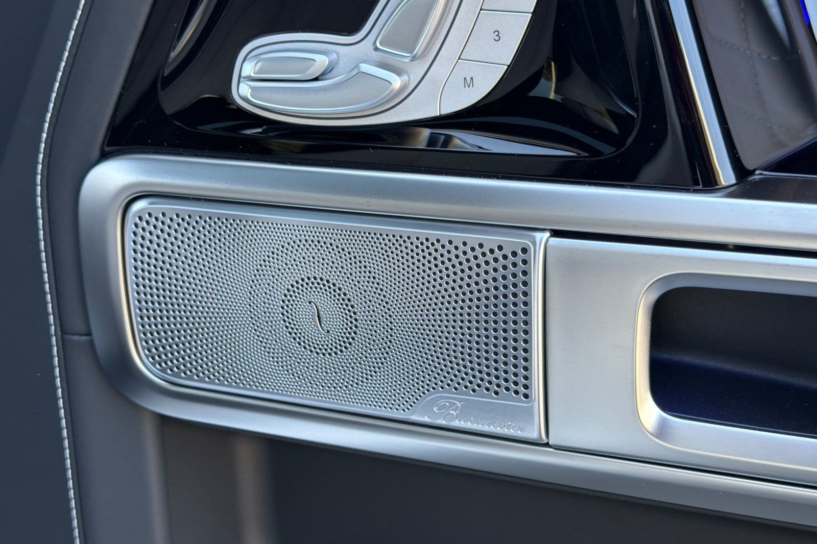 New 2027 MANUFAKTUR Moonlight White Metallic Mercedes-Benz G 63 AMG® image 6