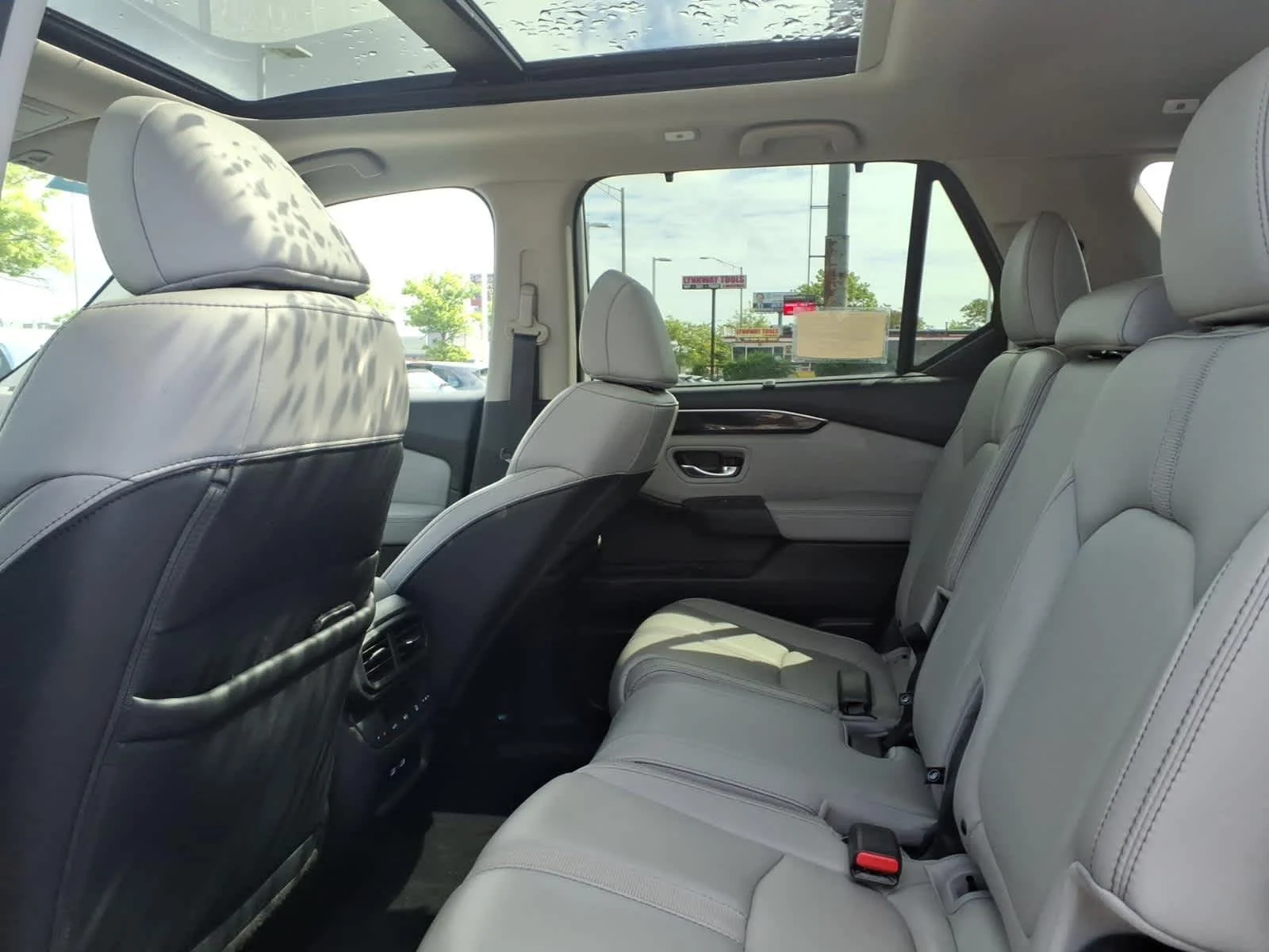 Certified Used 2023 Platinum White Pearl Honda Touring image 14
