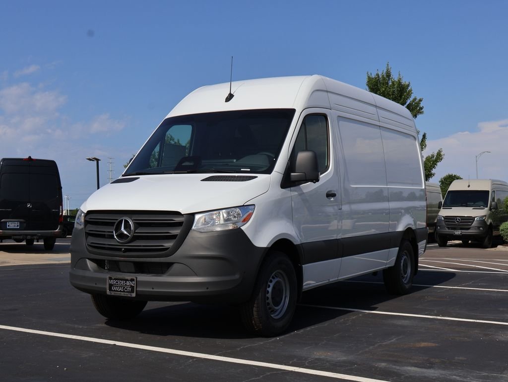 New 2026 Arctic White Mercedes-Benz Cargo 144 WB image 3