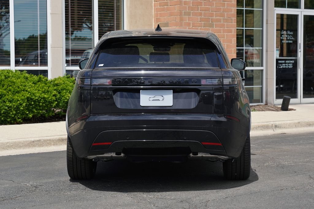 New 2026 Santorini Black Land Rover Belgravia Edition image 5