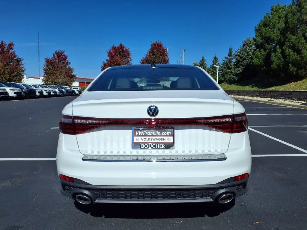 New 2027 Pure White Volkswagen 2.0T Autobahn image 7