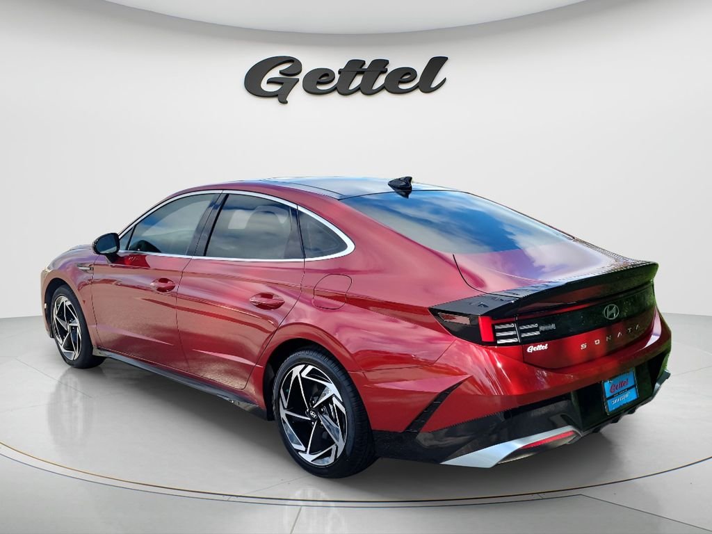 Used 2024 Red Hyundai SEL image 7