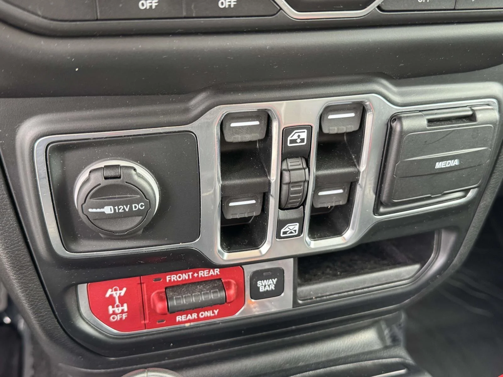Used 2020 Bright White Clearcoat Jeep Rubicon image 6