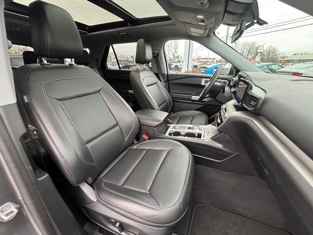 Certified Used 2022 Gray Metallic Ford XLT image 22