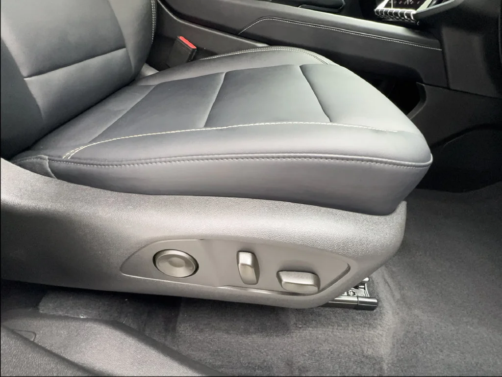 Used 2026 White GMC Elevation image 36