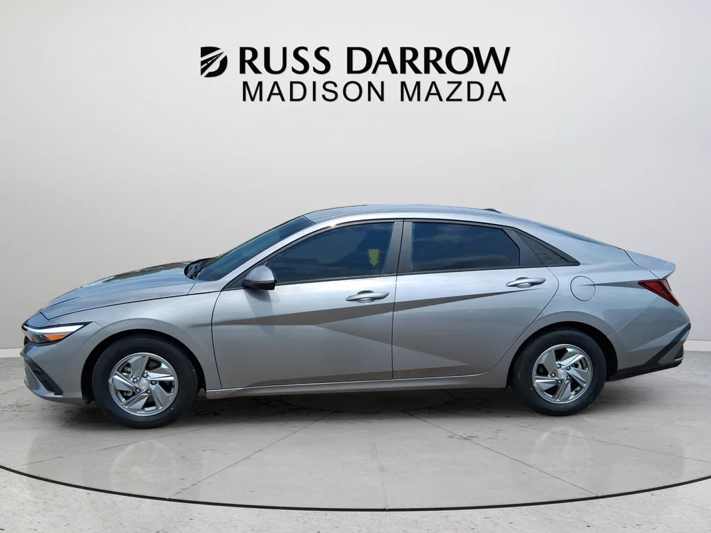 Used 2024 Silver Hyundai SE image 2
