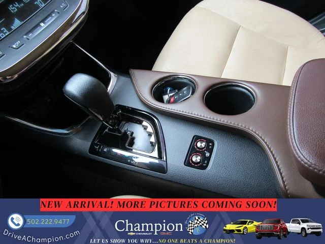 Used 2013 White Toyota XLE Premium image 16