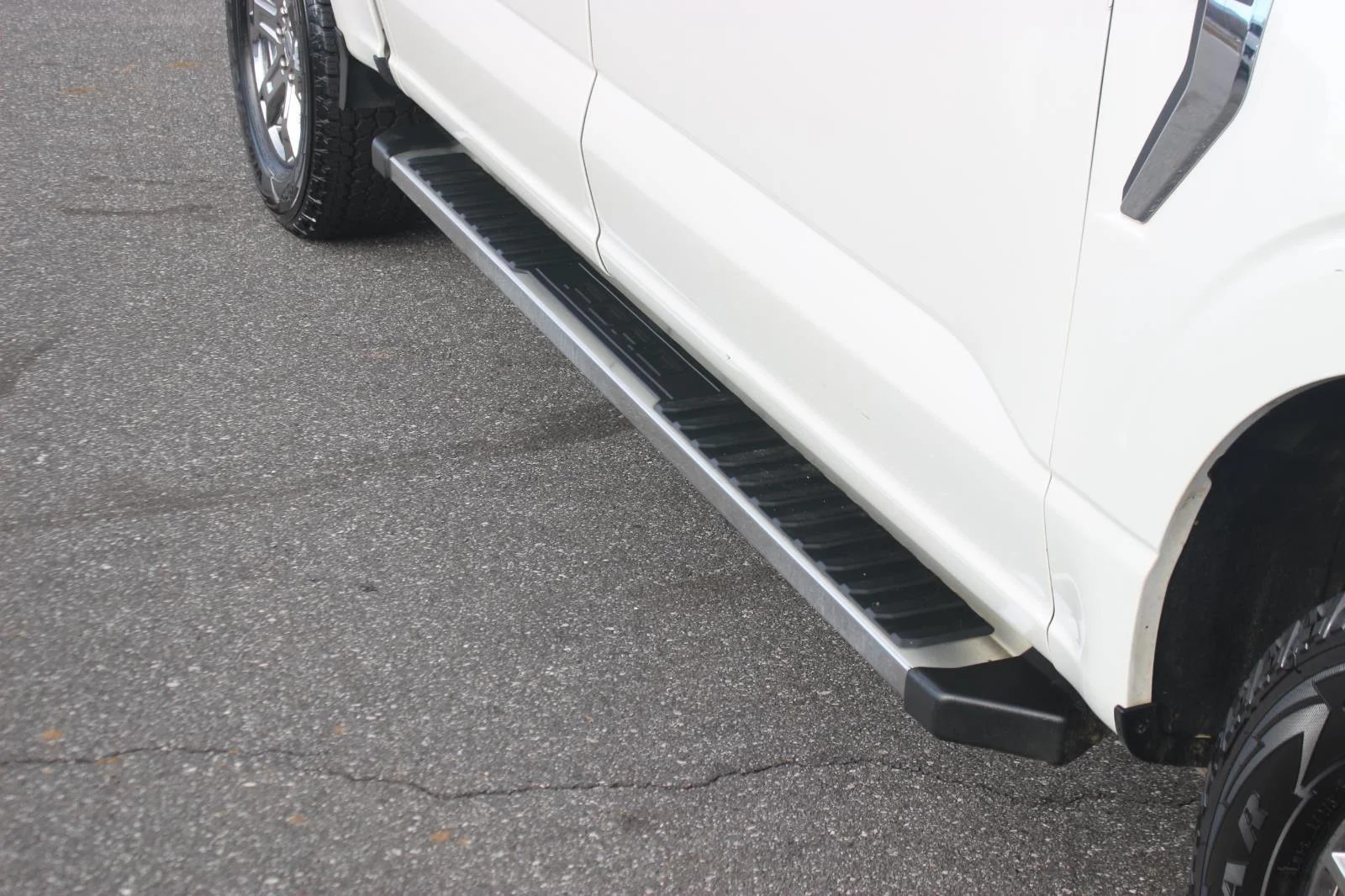 Used 2023 White Ford XL image 10