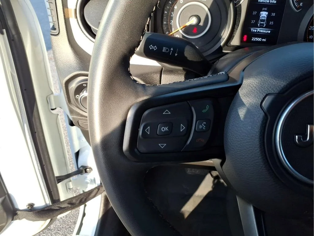 Used 2025 White Jeep Sport S image 24