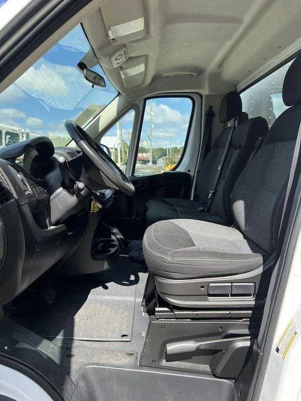 Used 2014 White Ram Base image 12