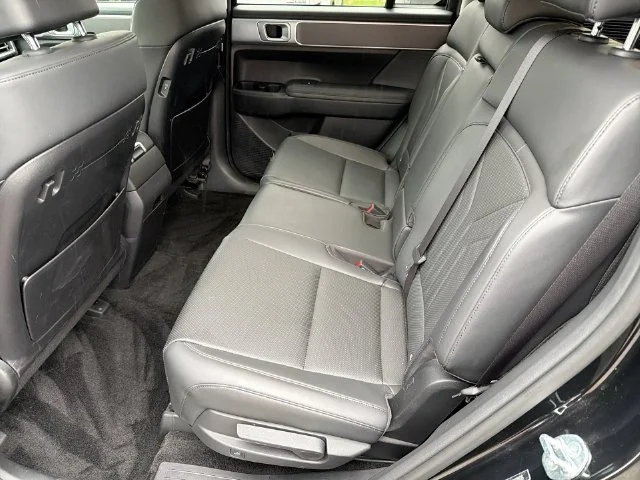 Used 2025 Black Hyundai SEL image 32