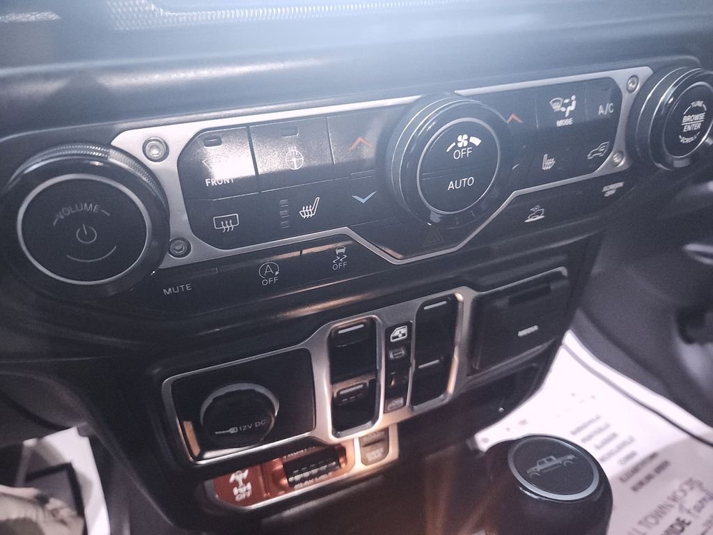 Used 2020 Gray Jeep Rubicon image 19
