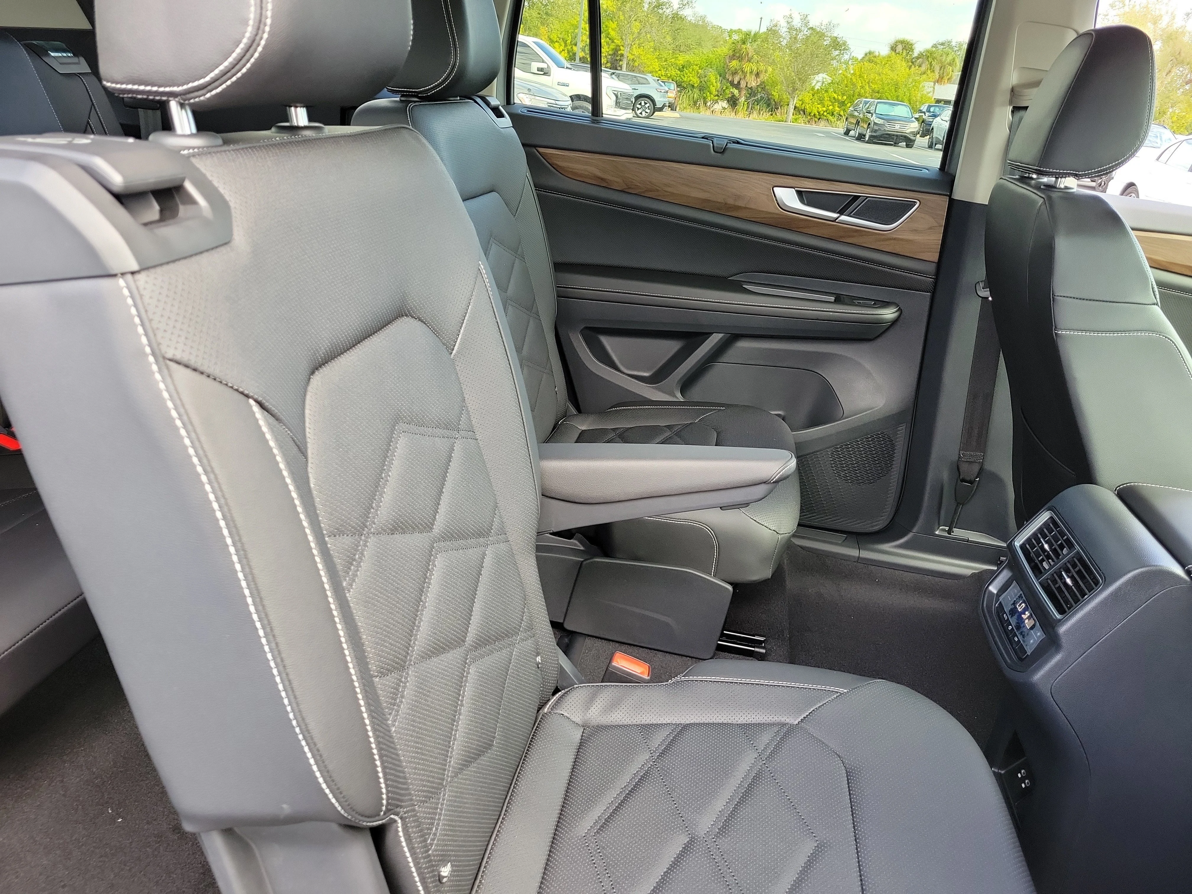 New 2026 Silver Volkswagen SE w/Technology image 10