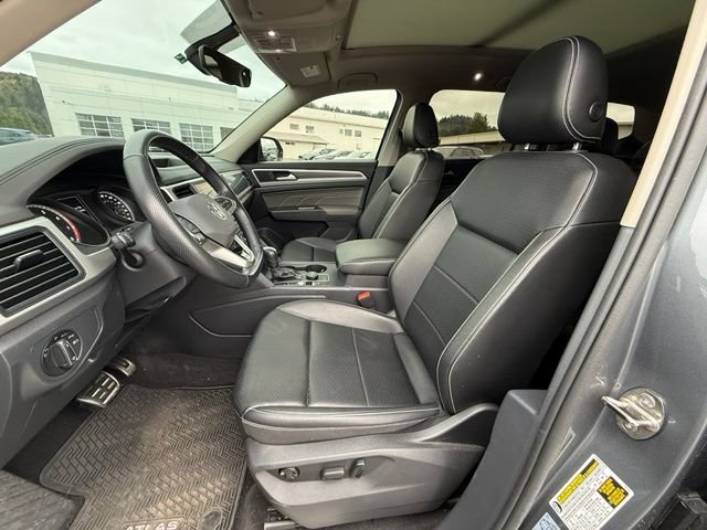 Used 2021 Platinum Gray Metallic Volkswagen 3.6L V6 SE w/Technology R-Line image 11
