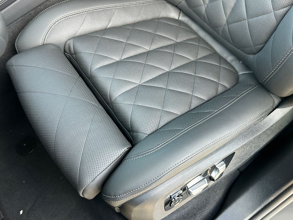 New 2027 Dravit Grey Metallic BMW xDrive40i image 15