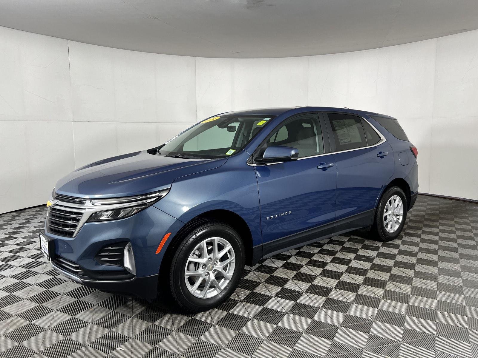Used 2024 Lakeshore Blue Metallic Chevrolet LT image 24